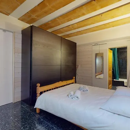 아파트 Comfortable Flat In Downtown